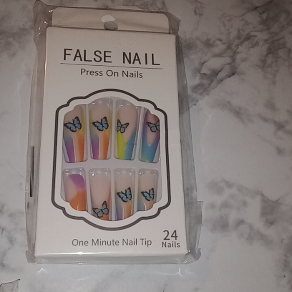 Pretty Nails 💅🤩 - Picture 3 of 4
